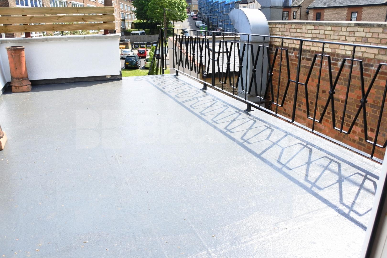 			Stunning top floor property with roof terrace !, 2 Bedroom, 1 bath, 1 reception Flat			 High Street, Hornsey/Crouch End