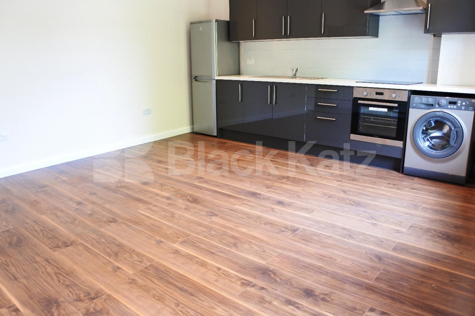 			Great newly refurbished property with roof terrace, 1 Bedroom, 1 bath, 1 reception Flat			 High Street, Hornsey/Crouch End
