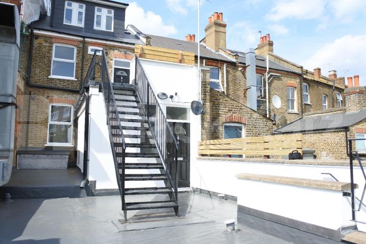 			Great newly refurbished property with roof terrace, 1 Bedroom, 1 bath, 1 reception Flat			 High Street, Hornsey/Crouch End