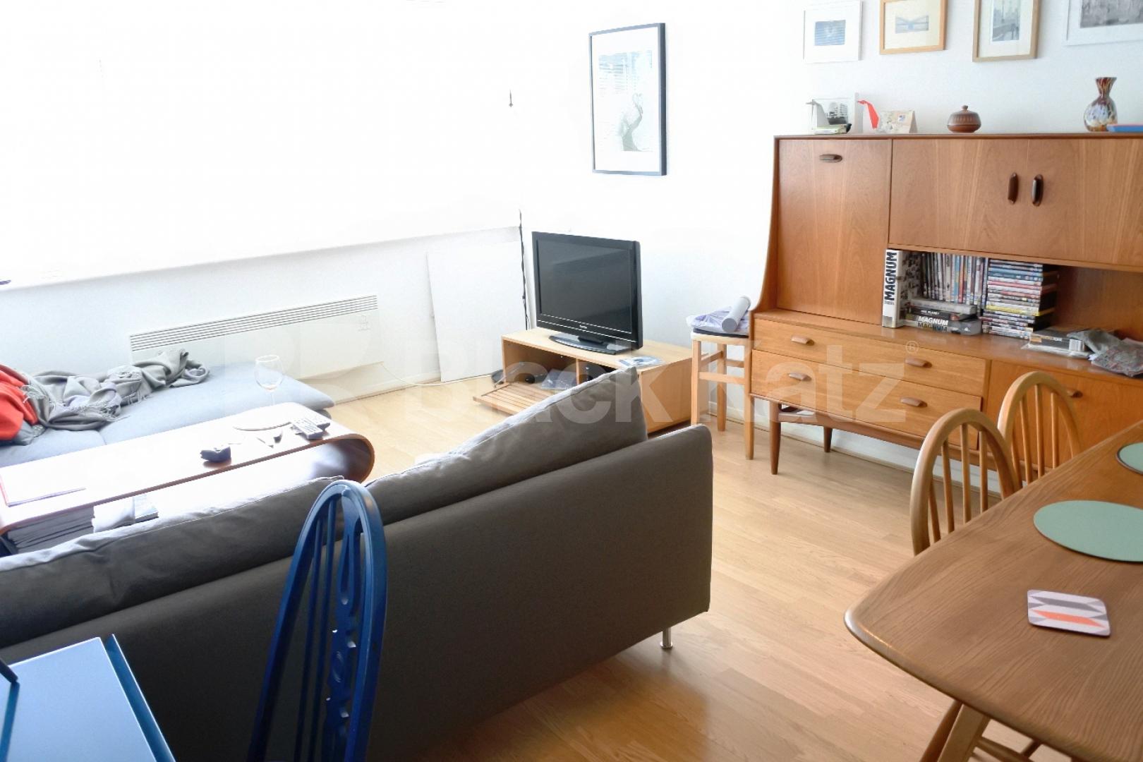 			Very Large One Bed Property ! , 1 Bedroom, 1 bath, 1 reception Flat			 Crouch End Hill, Crouch End