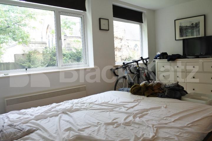 			Very Large One Bed Property ! , 1 Bedroom, 1 bath, 1 reception Flat			 Crouch End Hill, Crouch End
