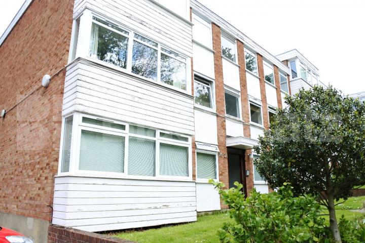 			Very Large One Bed Property ! , 1 Bedroom, 1 bath, 1 reception Flat			 Crouch End Hill, Crouch End