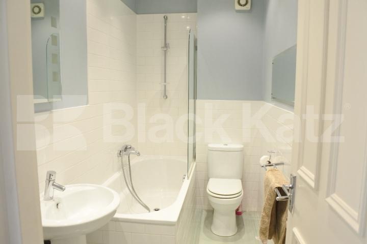 			2 Bedroom, 1 bath, 1 reception Flat			 Ferme Park Road, Crouch End