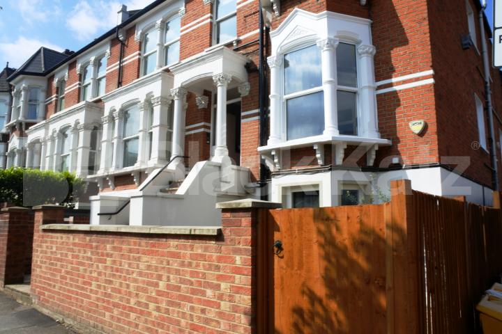 			2 Bedroom, 1 bath, 1 reception Flat			 Ferme Park Road, Crouch End