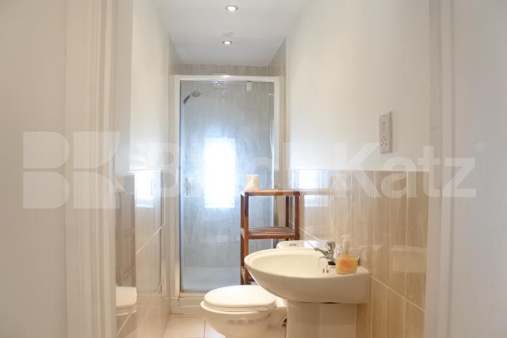 			Great 3 bedroom flat in Wood Green , 3 Bedroom, 1 bath, 1 reception Flat			 High Road, Wood Green