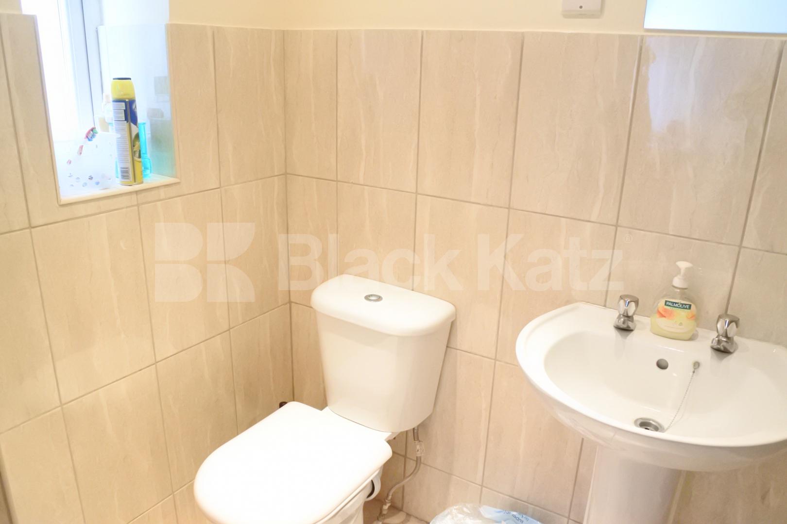 			Great 3 bedroom flat in Wood Green , 3 Bedroom, 1 bath, 1 reception Flat			 High Road, Wood Green