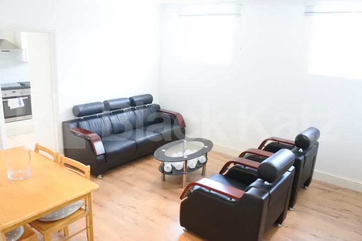 			Great 3 bedroom flat in Wood Green , 3 Bedroom, 1 bath, 1 reception Flat			 High Road, Wood Green