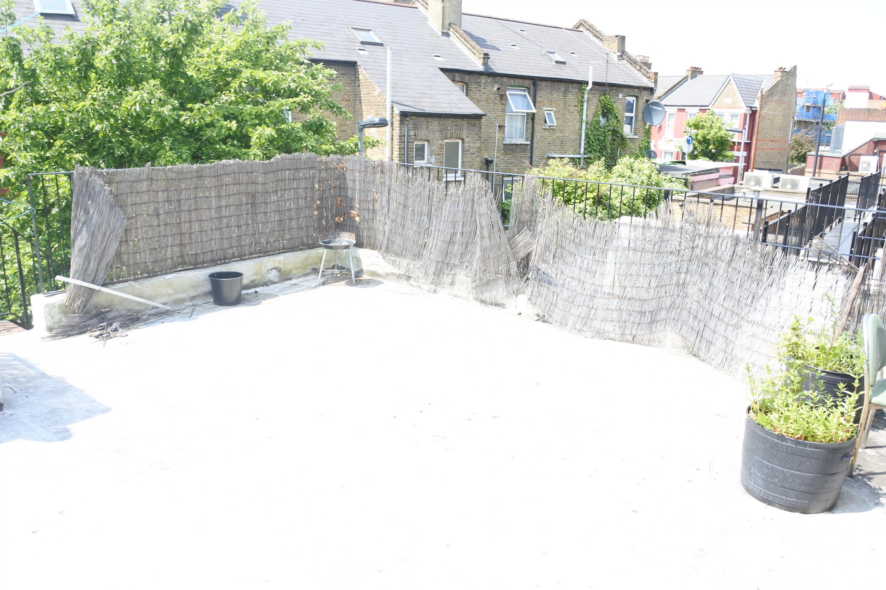 			Great 3 bedroom flat in Wood Green , 3 Bedroom, 1 bath, 1 reception Flat			 High Road, Wood Green N22