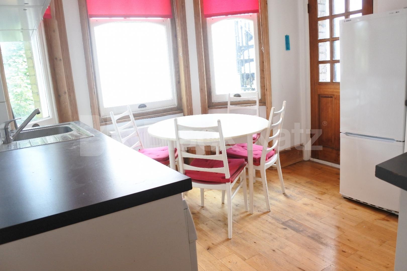 			3 Bedroom, 1 bath, 1 reception Flat			 Fortis Green Road, Muswell Hill