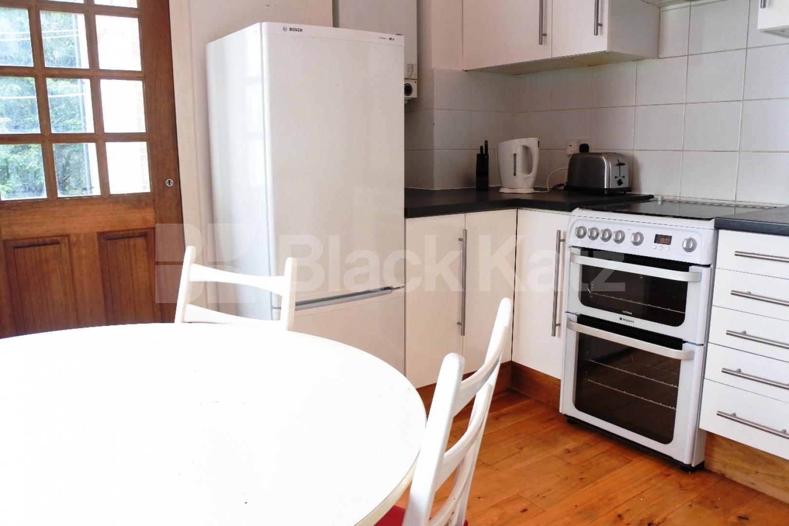 			3 Bedroom, 1 bath, 1 reception Flat			 Fortis Green Road, Muswell Hill