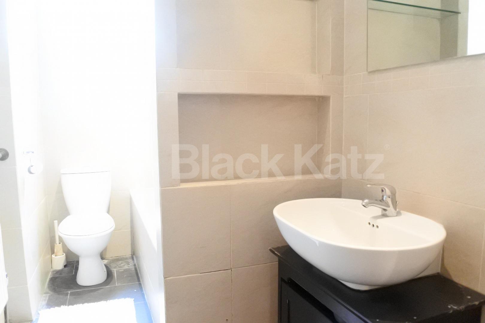 			3 Bedroom, 1 bath, 1 reception Flat			 Fortis Green Road, Muswell Hill