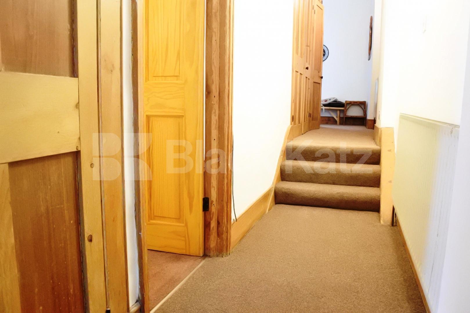 			3 Bedroom, 1 bath, 1 reception Flat			 Fortis Green Road, Muswell Hill