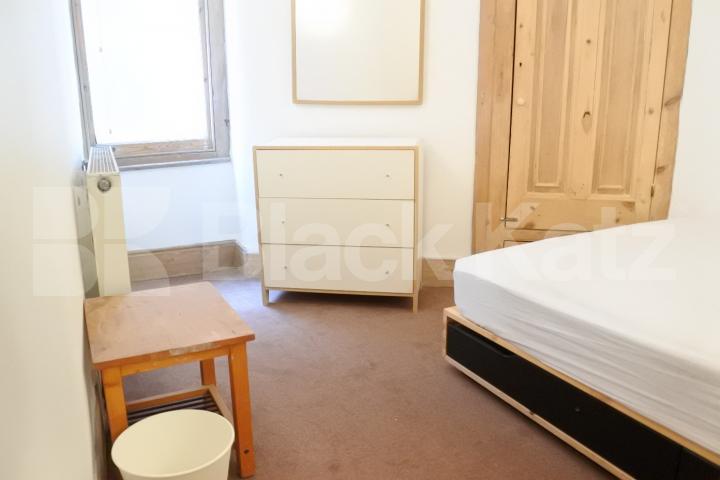 			3 Bedroom, 1 bath, 1 reception Flat			 Fortis Green Road, Muswell Hill