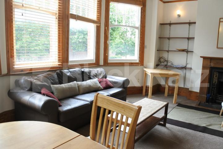 			3 Bedroom, 1 bath, 1 reception Flat			 Fortis Green Road, Muswell Hill