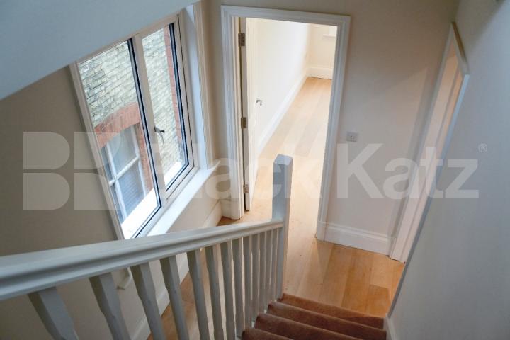 			Let, 5 Bedroom, 1 bath, 1 reception House			 Warner Road, Crouch End