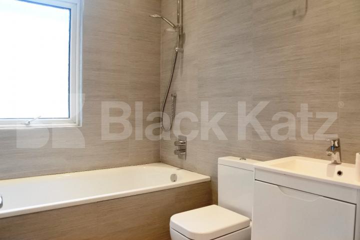 			Let, 5 Bedroom, 1 bath, 1 reception House			 Warner Road, Crouch End