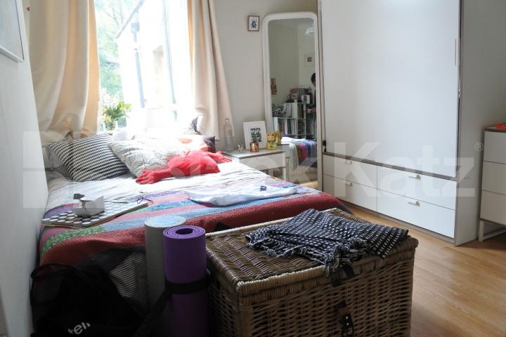 			3 Bedroom, 1 bath, 1 reception Flat			 The Broadway, Crouch End