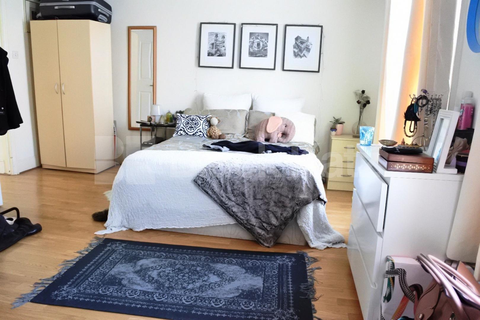 			3 Bedroom, 1 bath, 1 reception Flat			 The Broadway, Crouch End