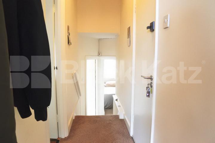 			1 Bedroom, 1 bath, 1 reception Flat			 Tottenham Lane, Crouch End