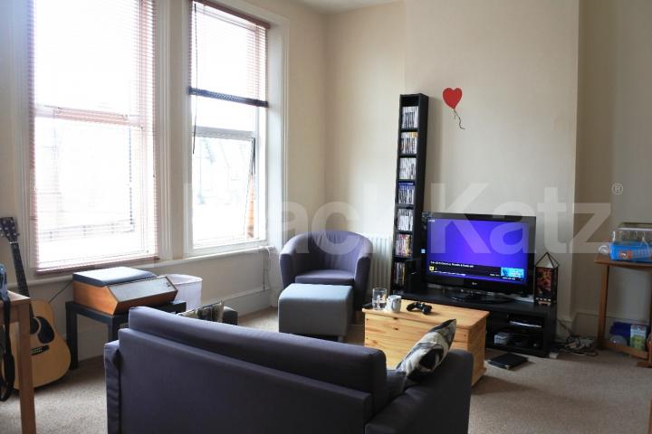 			1 Bedroom, 1 bath, 1 reception Flat			 Tottenham Lane, Crouch End