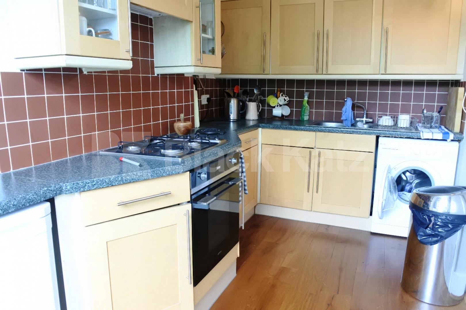 			Stunning new instruction, 2 Bedroom, 1 bath, 1 reception Flat			 Ridge road, Crouch End