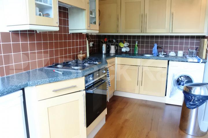 			Stunning new instruction, 2 Bedroom, 1 bath, 1 reception Flat			 Ridge road, Crouch End