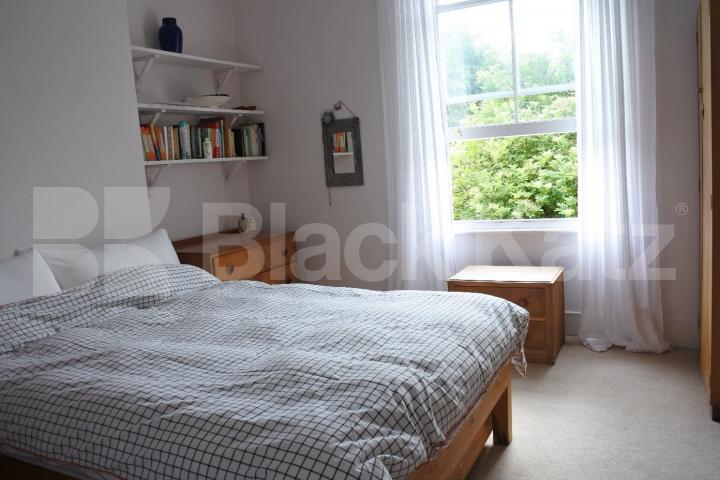 			Stunning new instruction, 2 Bedroom, 1 bath, 1 reception Flat			 Ridge road, Crouch End