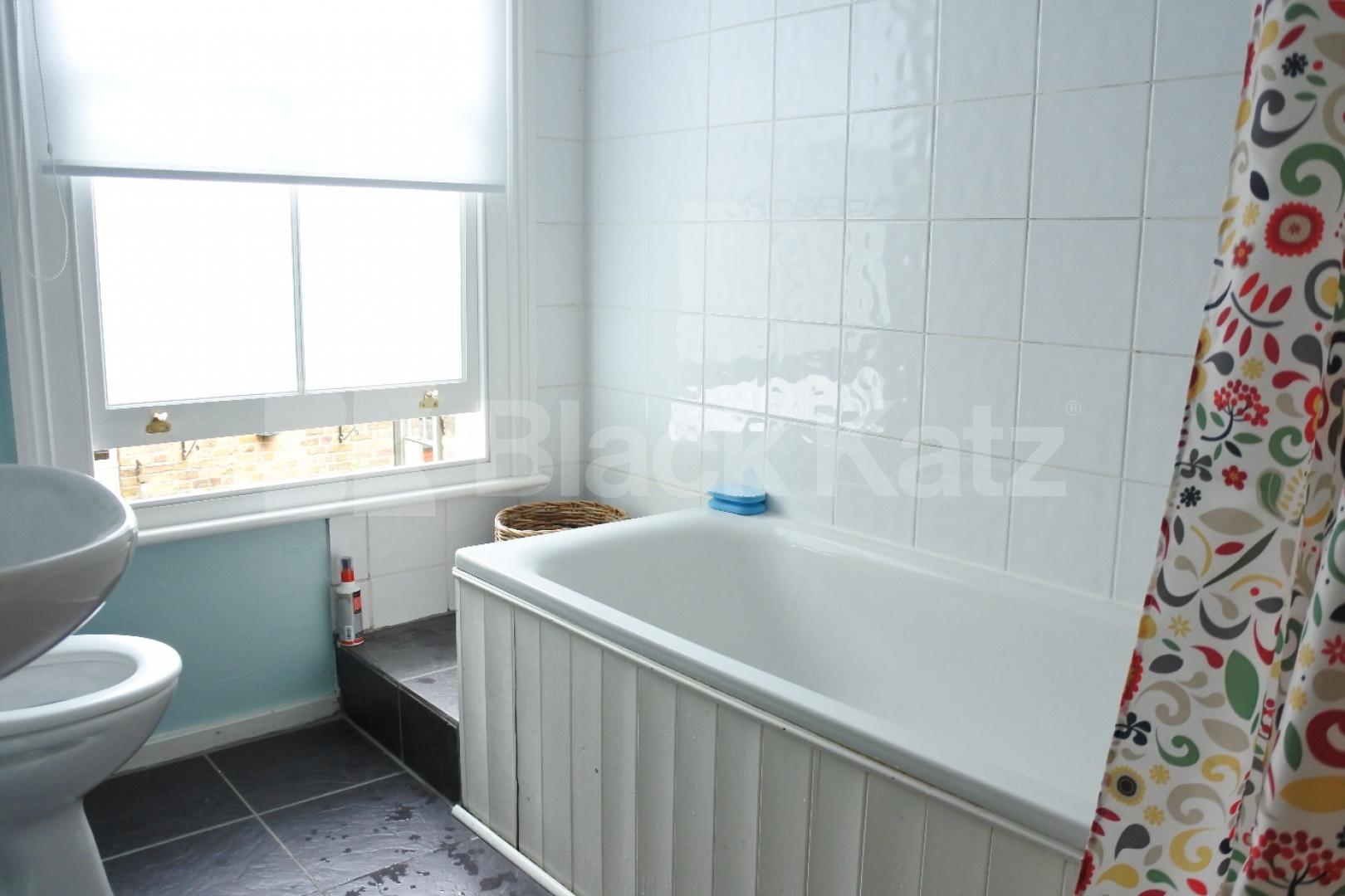 			Stunning new instruction, 2 Bedroom, 1 bath, 1 reception Flat			 Ridge road, Crouch End