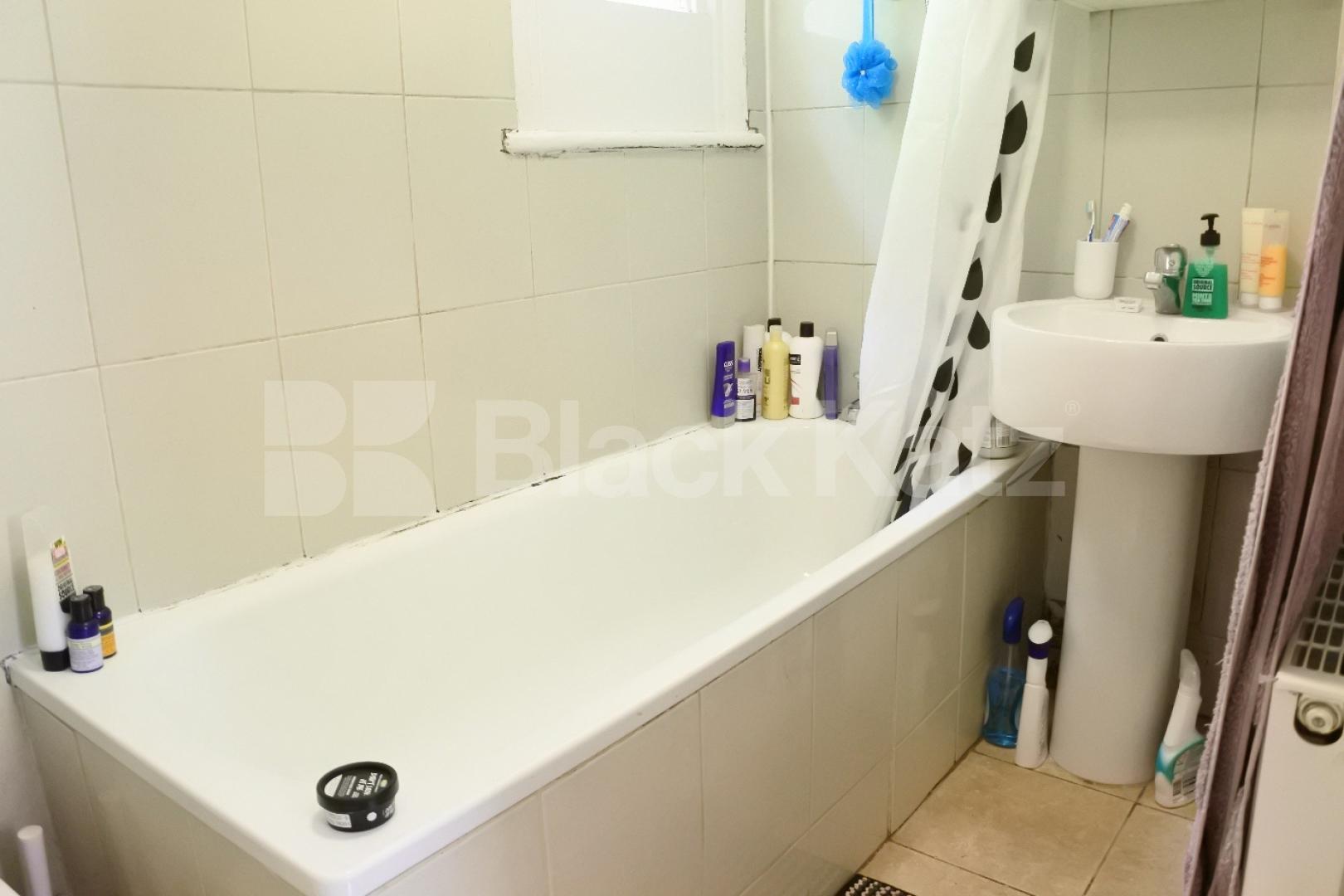 			1 Bedroom, 1 bath, 1 reception Flat			 Muswell Avenue, MUSWELL HILL