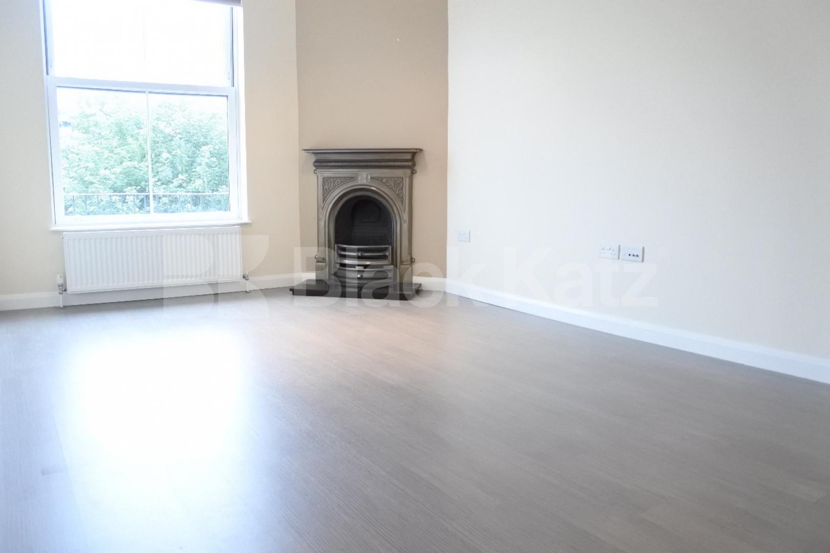 			2 Bedroom, 1 bath, 1 reception Flat			 High Street, High Barnet