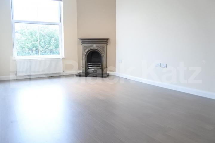 			2 Bedroom, 1 bath, 1 reception Flat			 High Street, High Barnet
