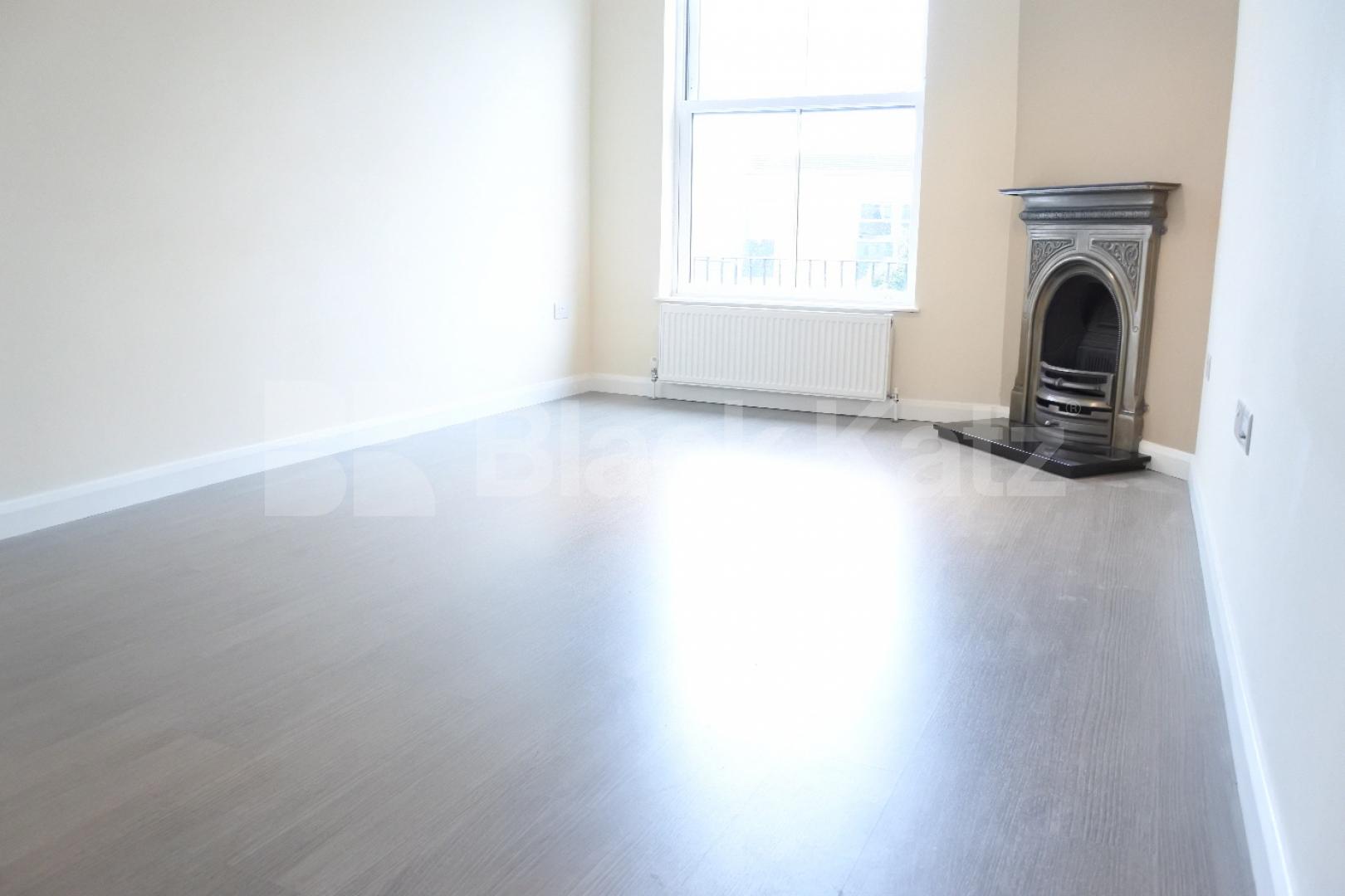 			2 Bedroom, 1 bath, 1 reception Flat			 High Street, High Barnet