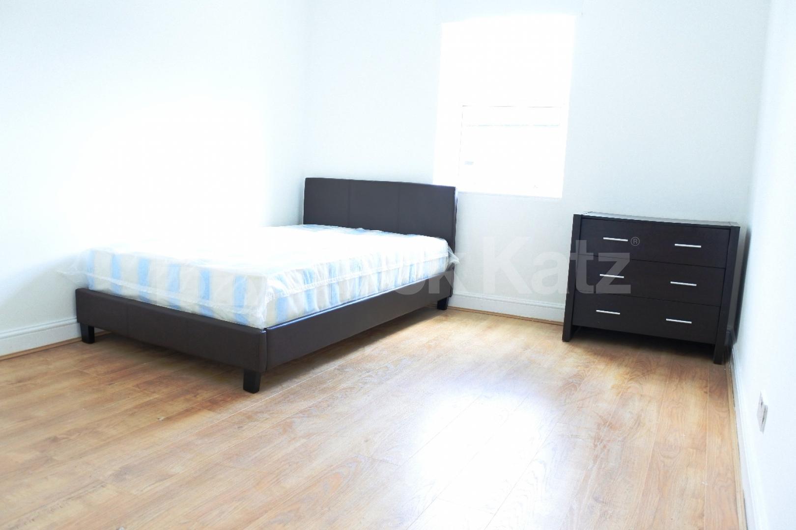 			Brand New 2 Bedroom flat next to Turnpike Lane tube, 2 Bedroom, 1 bath, 1 reception Flat			 Turnpike Lane, Turnpike Lane