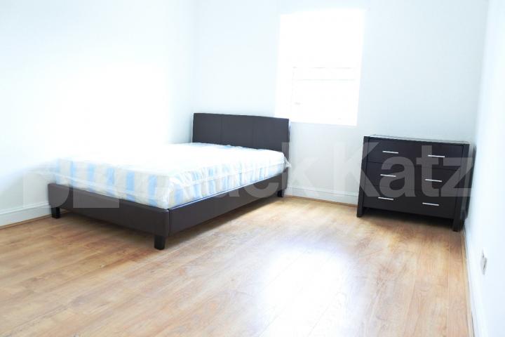 			Brand New 2 Bedroom flat next to Turnpike Lane tube, 2 Bedroom, 1 bath, 1 reception Flat			 Turnpike Lane, Turnpike Lane