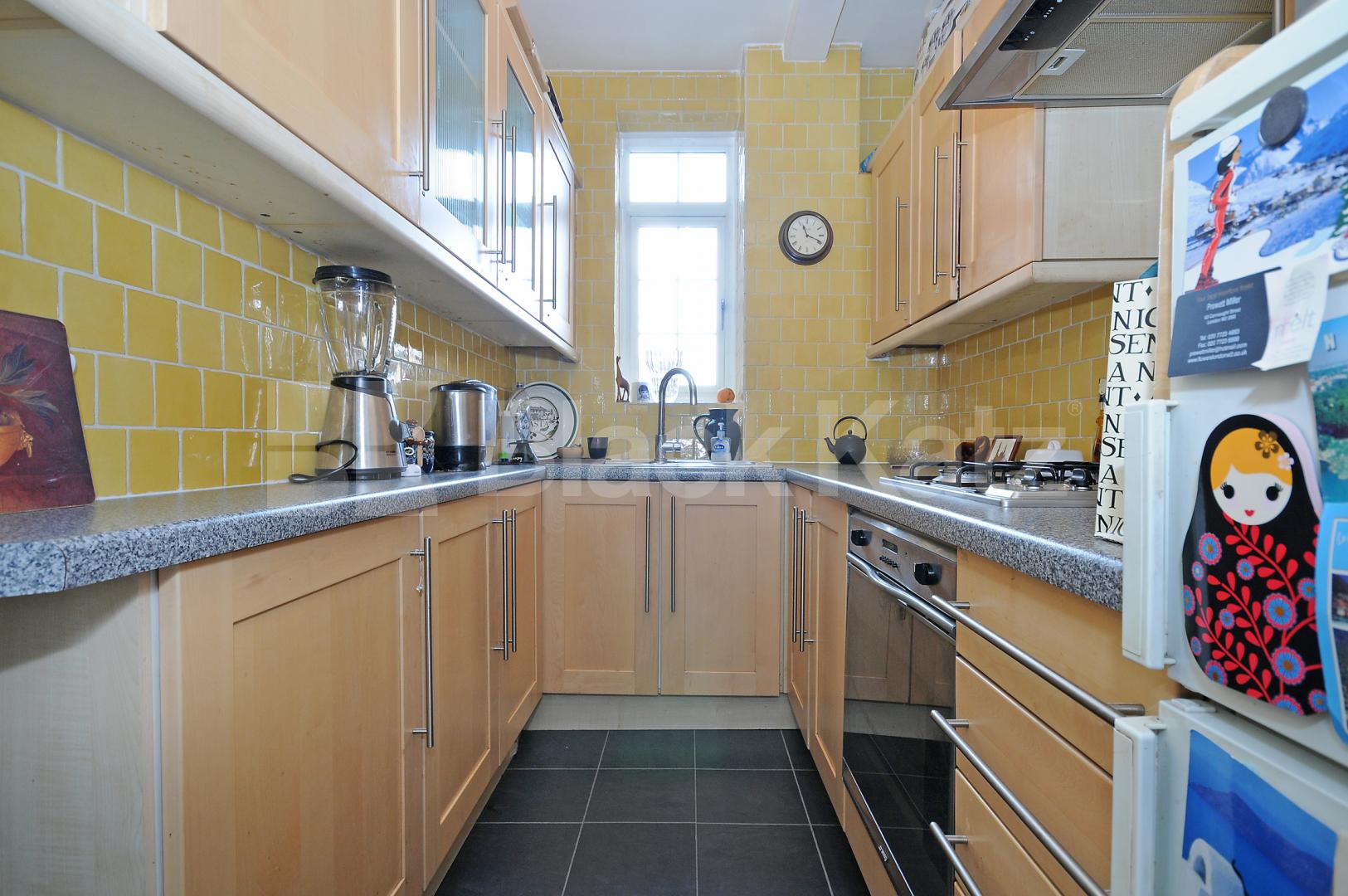 			NEW INSTRUCTION & MANAGED BY BLACK KATZ!, Studio Apartment, 1 bath, 1 reception Flat			 Sussex Gardens, EDGWARE ROAD-PADDINGTON