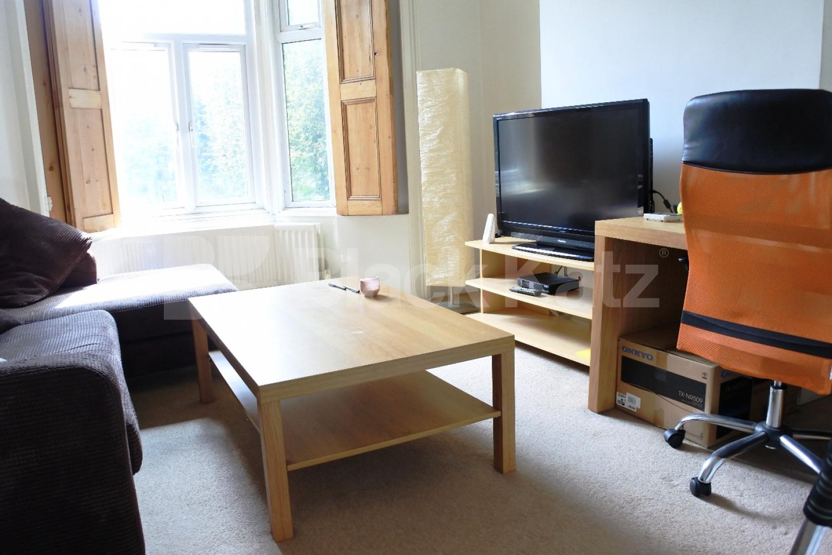 			1 Bedroom, 1 bath, 1 reception Ground Floor Flat			 PARK ROAD, CROUCH END