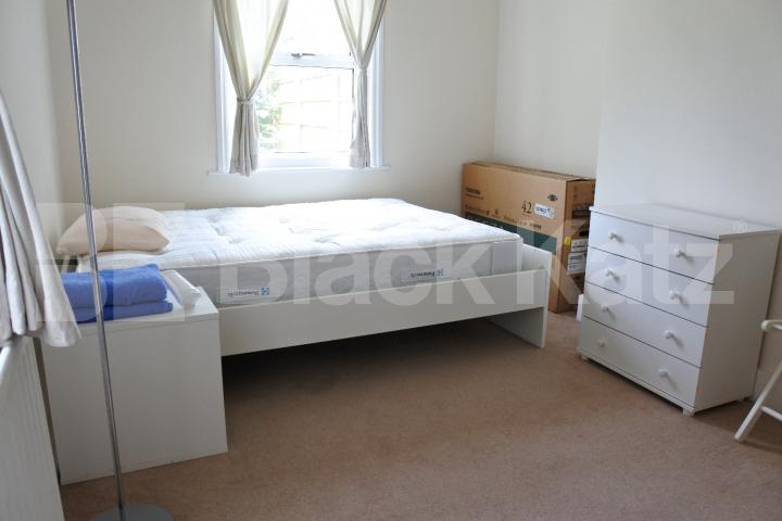 			1 Bedroom, 1 bath, 1 reception Ground Floor Flat			 PARK ROAD, CROUCH END