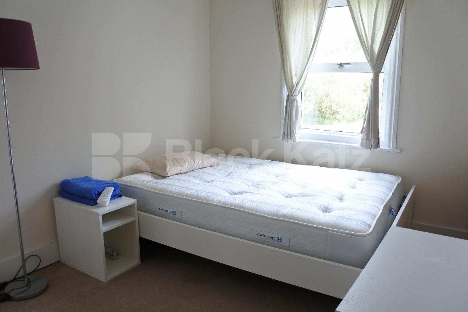 			1 Bedroom, 1 bath, 1 reception Ground Floor Flat			 PARK ROAD, CROUCH END