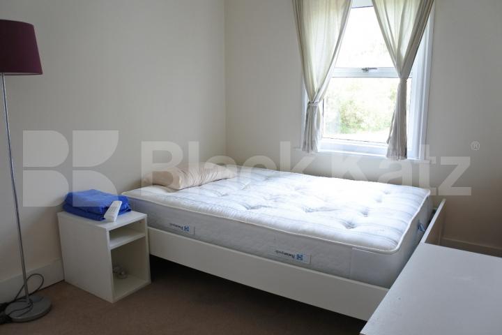 			1 Bedroom, 1 bath, 1 reception Ground Floor Flat			 PARK ROAD, CROUCH END