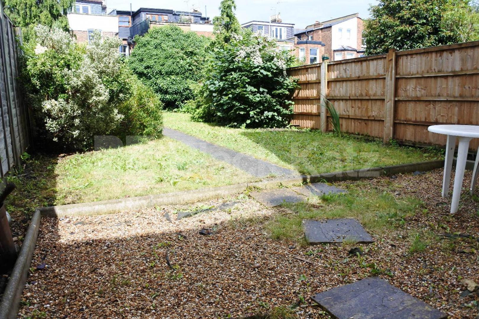 			1 Bedroom, 1 bath, 1 reception Ground Floor Flat			 PARK ROAD, CROUCH END