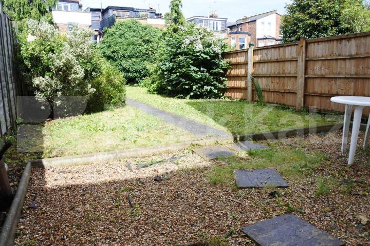 			1 Bedroom, 1 bath, 1 reception Ground Floor Flat			 PARK ROAD, CROUCH END