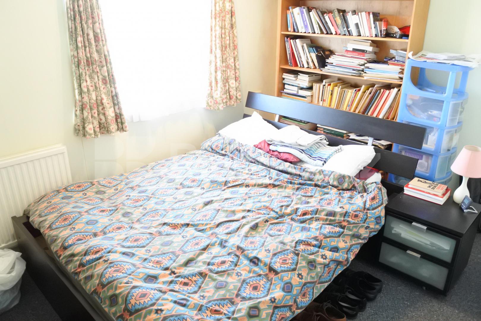 			Beautiful Property !, 2 Bedroom, 1 bath, 1 reception Flat			 Merridene, Winchmore Hill