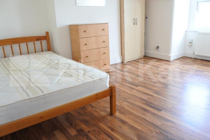 			ALL BILLS INCLUDED!!, Studio Apartment, 1 bath, 1 reception Flat			 Park Avenue, Wood Green