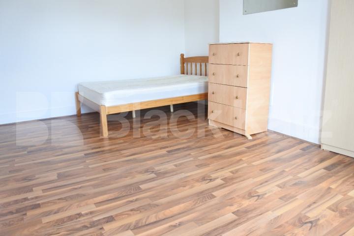 			ALL BILLS INCLUDED!!, Studio Apartment, 1 bath, 1 reception Flat			 Park Avenue, Wood Green