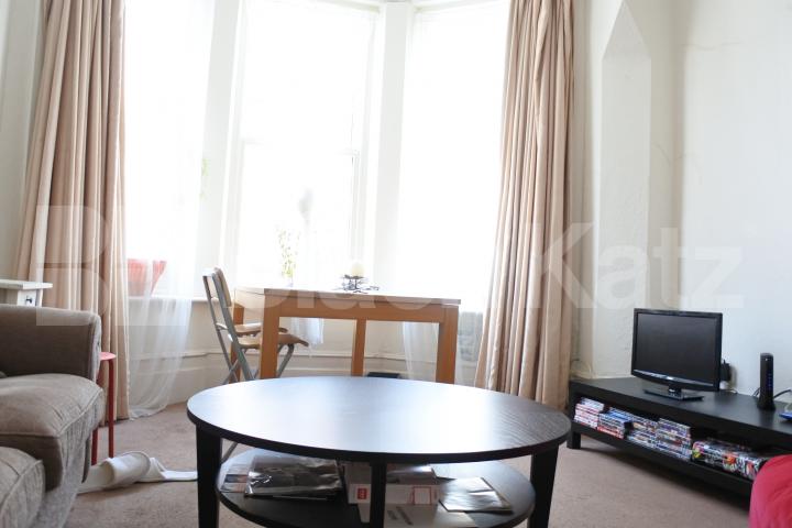 			NEW INSTRUCTION!, 2 Bedroom, 1 bath, 1 reception Flat			 Milton Road, HIGHGATE