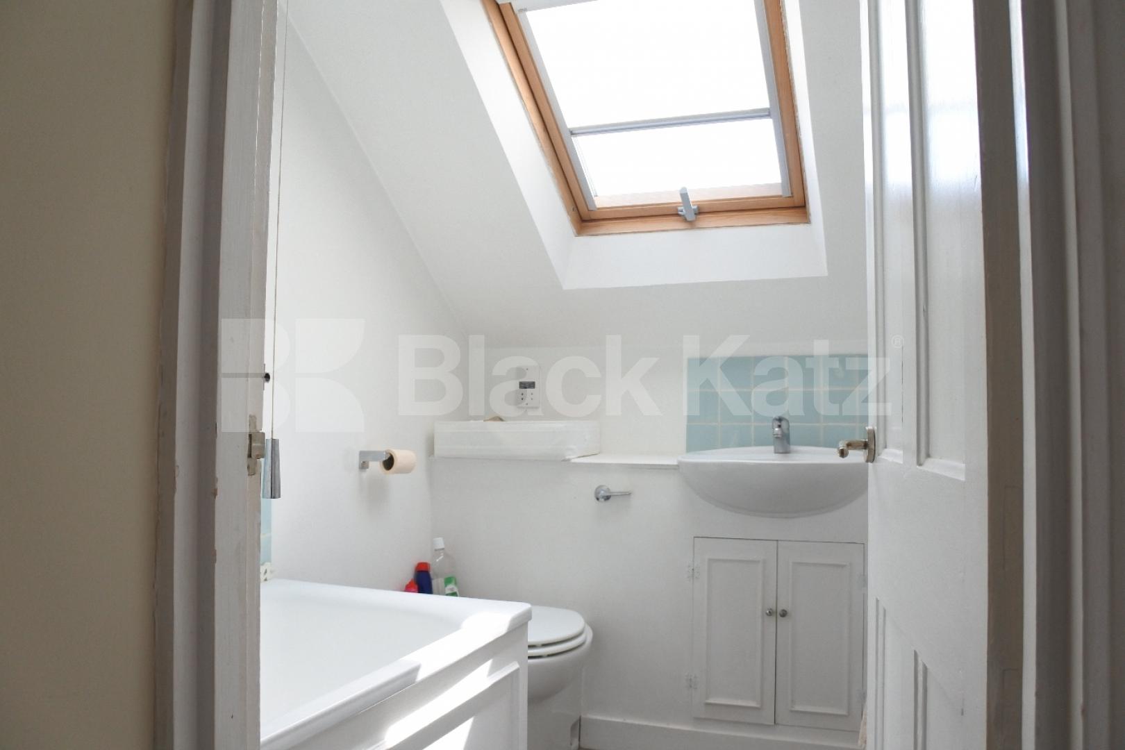 			1 Bedroom, 1 bath, 1 reception Flat			 Glebe Road, CROUCH END