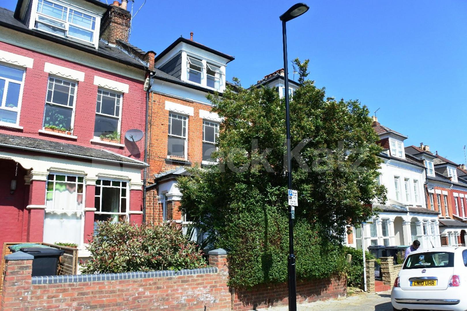 			1 Bedroom, 1 bath, 1 reception Flat			 Glebe Road, CROUCH END