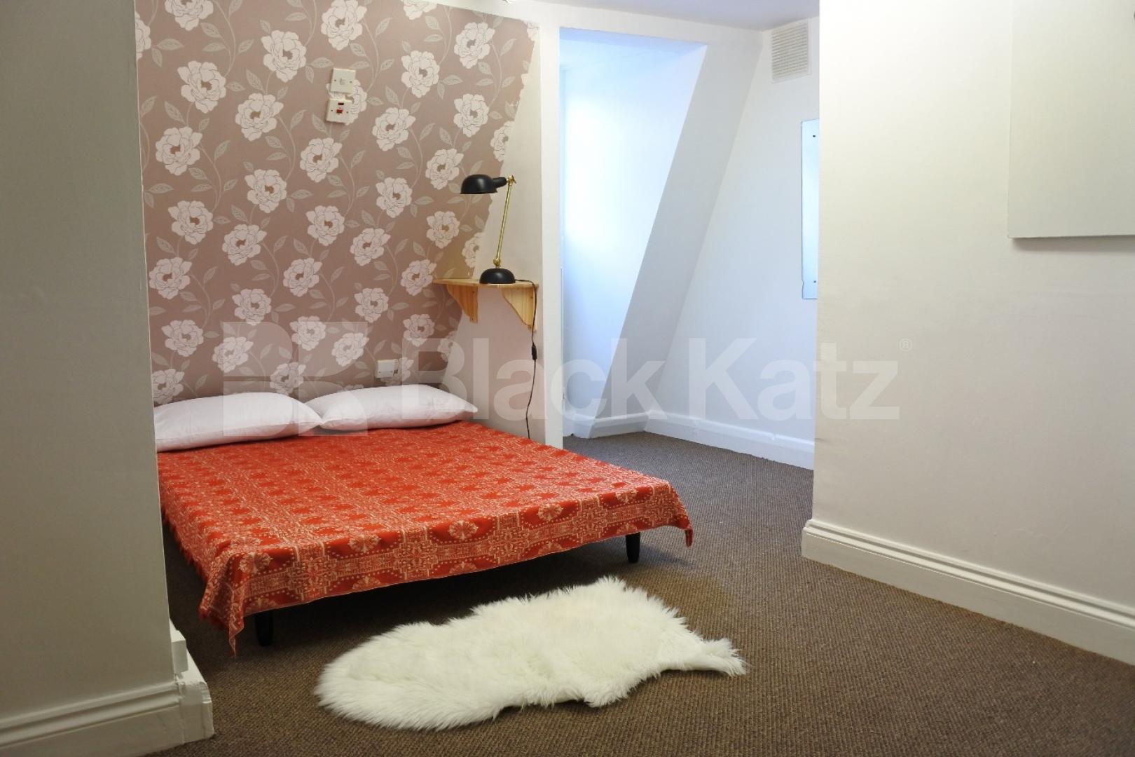 			Lovely Mews House, 1 Bedroom, 1 bath, 1 reception House			 Fairfax Mews, Turnpike Lane