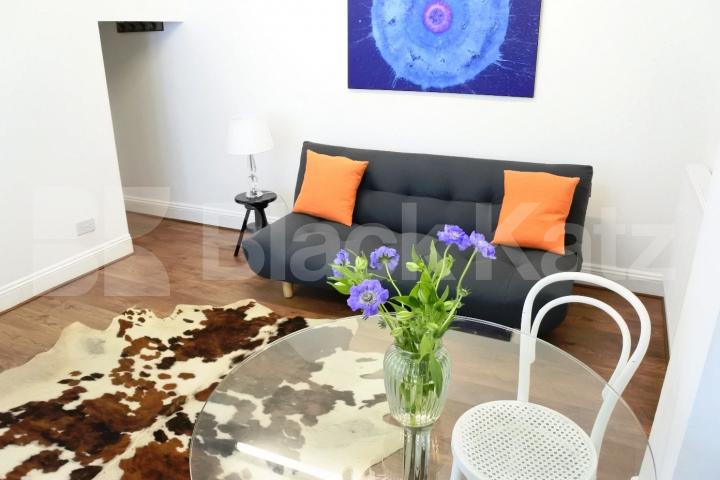 			Lovely Mews House, 1 Bedroom, 1 bath, 1 reception House			 Fairfax Mews, Turnpike Lane