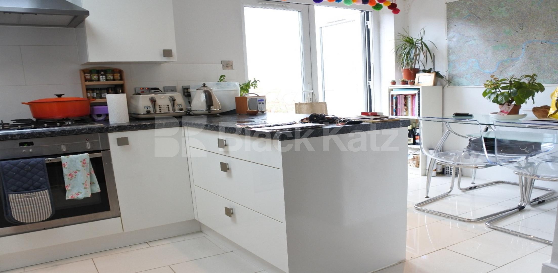 one bedroom property in the heart of Crouch End with garden Park Road, Crouch End